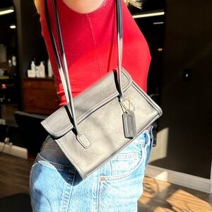 vintage coach laurie flap 9032 black rare!!